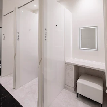 GLAMRULE CLINIC 銀座院の豊胸手術を受けた後のパウダールーム