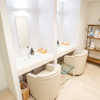 銀座マイアミ美容外科 銀座2院の豊胸手術を受けた後のパウダールーム