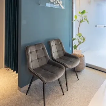 アビームクリニックの豊胸手術を受ける前の待合室