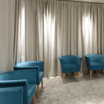 Dual Clinic 池袋の豊胸手術を受ける前の待合室