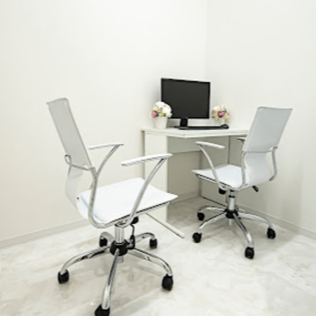 TCB東京中央美容外科 池袋駅前院の豊胸手術を受ける前の診察室