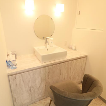 東京シンデレラ美容外科 池袋院の豊胸手術を受けた後のパウダールーム