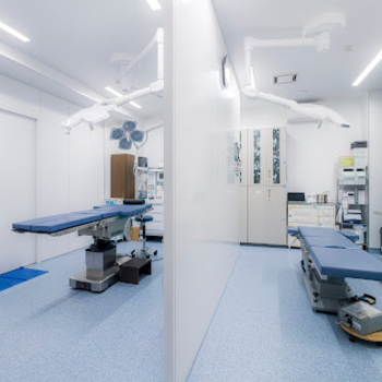 河田外科形成外科の豊胸手術を受ける手術室