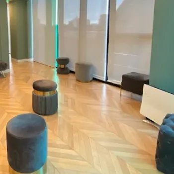 くさのたろうクリニックの豊胸手術を受ける前の待合室