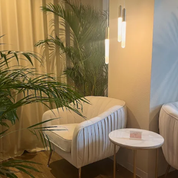 LUVO CLINIC TOKYOの豊胸手術を受ける前の待合室