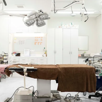 東京美容外科 新宿院の豊胸手術を受ける手術室
