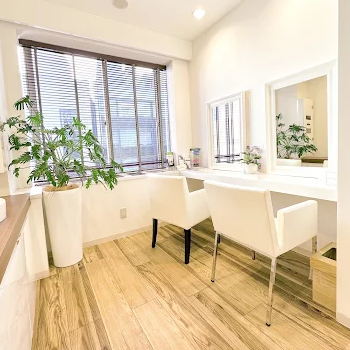 ガーデンクリニック 東京3院のクマ取りを受けた後のパウダールーム