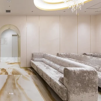 ルーチェクリニックのクマ取りを受ける前の待合室