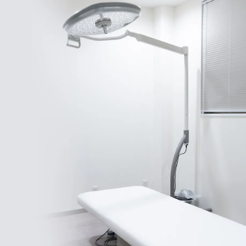 AND美容外科 宇都宮院の豊胸手術を受ける施術室