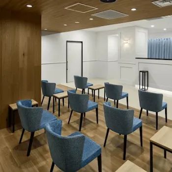 あおばクリニック 全国32院のフォトフェイシャルを受ける前の待合室