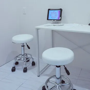 デイリースキンクリニック 全国4院のフォトフェイシャルを受ける前のカウンセリングルーム