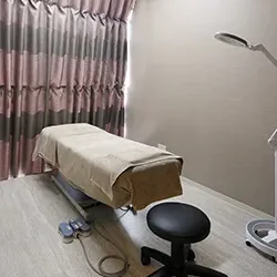 銀座よしえクリニック 全国8院のフォトフェイシャルを受ける施術室