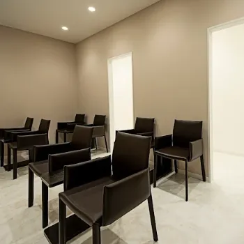 TCB東京中央美容外科 全国103院のシミ取りを受ける前の待合室