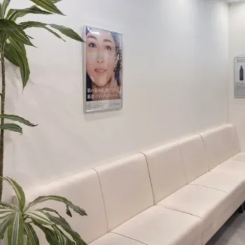 デイリースキンクリニック 福岡院のフォトフェイシャルを受ける前の待合室