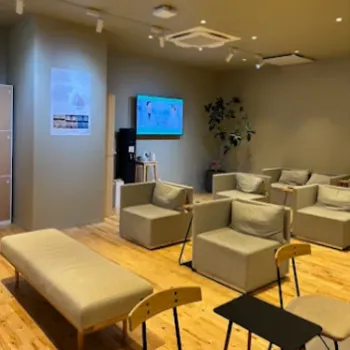 美容皮膚科エルムクリニック 福岡院のフォトフェイシャルを受ける前の待合室