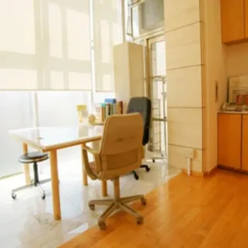 共立美容外科 福岡院のフォトフェイシャルを受ける前の診察室