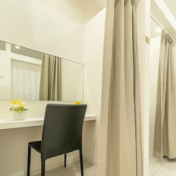 TCB東京中央美容外科 宮崎院の二重整形を受けた後のパウダールーム