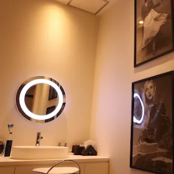 大阪TAクリニックのフォトフェイシャルを受けた後のパウダールーム