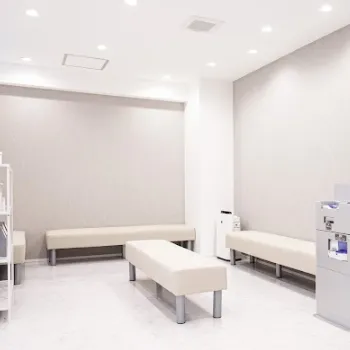 ZX-CLINICのフォトフェイシャルを受ける前の待合室