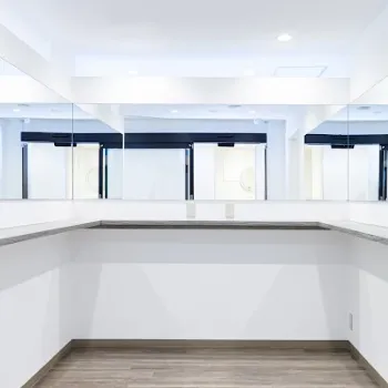 ZX-CLINICのフォトフェイシャルを受けた後のパウダールーム