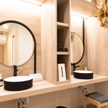 Floraエイジングケアクリニックのフォトフェイシャルを受けた後のパウダールーム