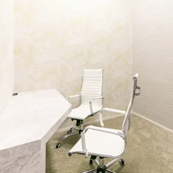 セシリアクリニックのフォトフェイシャルを受ける前の診察室