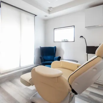 ヴィンテージビューティークリニック横浜のフォトフェイシャルを受ける施術室