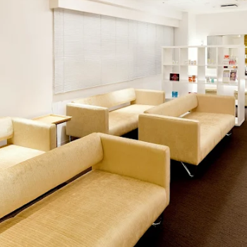 神戸北野クリニックのニキビ跡治療を受ける前の待合室