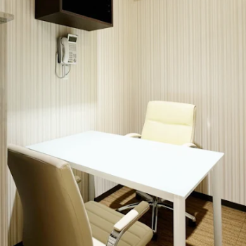 共立美容外科 神戸三宮院のニキビ跡治療を受ける前のカウンセリングルーム