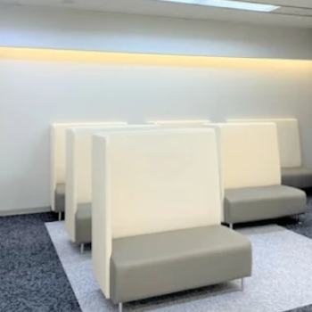 神戸元町ビューティークリニックのニキビ跡治療を受ける前の待合室