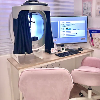 神戸元町通クリニックのニキビ跡治療を受ける前の診察室