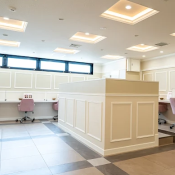 ルラ美容クリニック 大阪2院のニキビ跡治療を受ける前の待合室