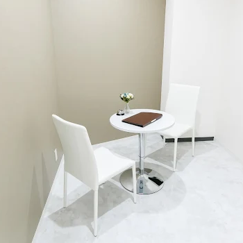 WIN CLINIC 大阪4院のニキビ跡治療を受ける前のカウンセリングルーム